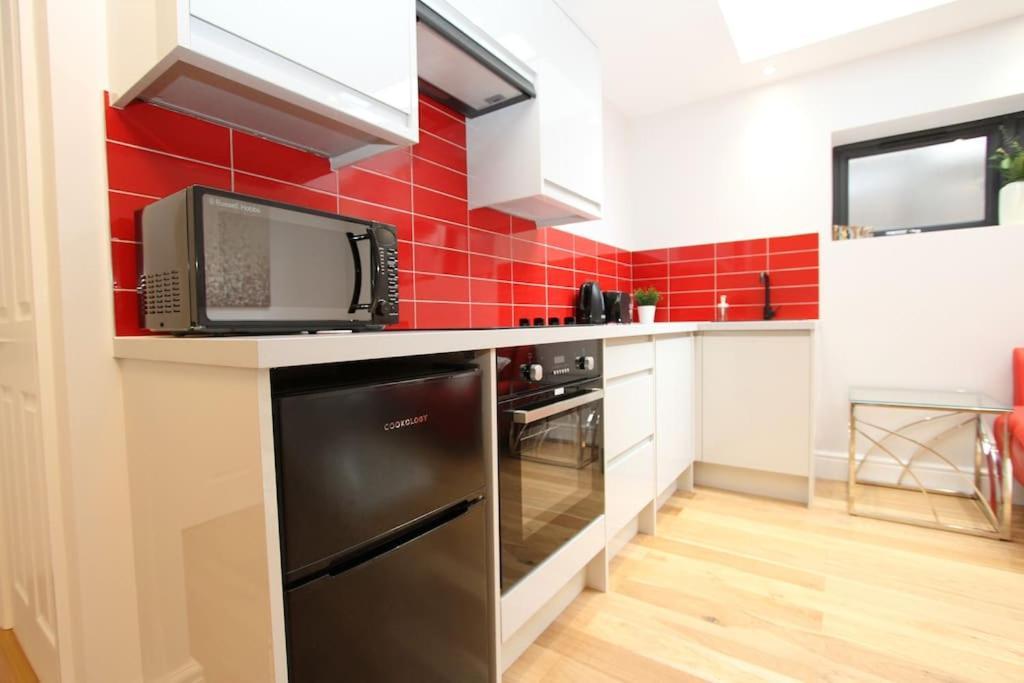 Lovely One Bed Apartment-Near All Transport-Village-Freeparking Londres Extérieur photo